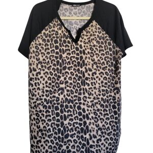 HEIMISH USA Black V-Neck Short Sleeve Boxy Tee